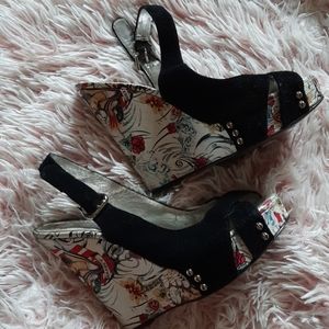 Printed Black Wedges